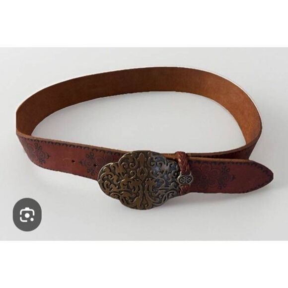 Lucky brand belt with buckle  leather with floral / Celtic inspired design women - Picture 3 of 3